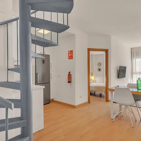 Duplex & Terrace Views By Ele דירה *